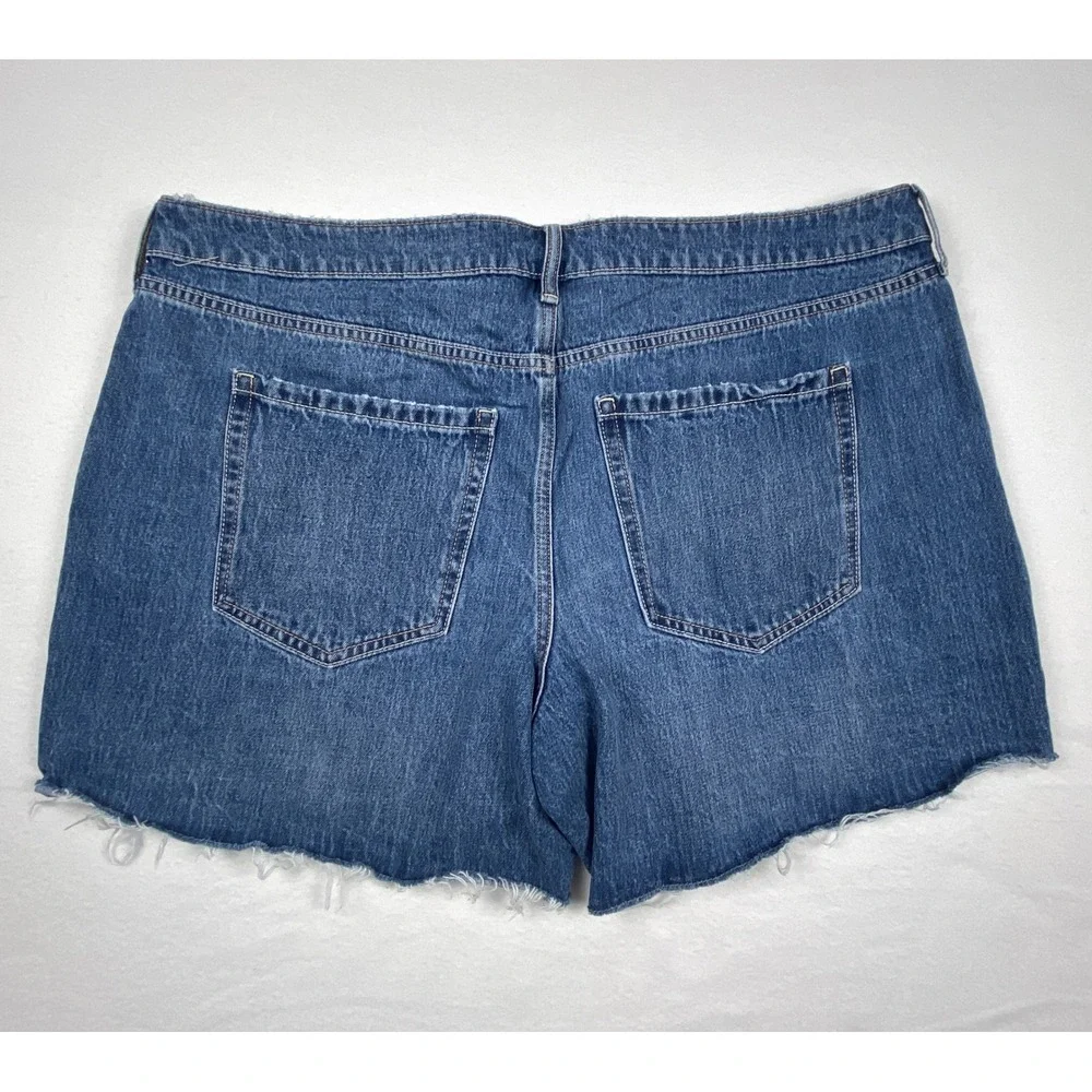 Hollister Low-Rise Baggy Denim Shorts Medium Wash Cut Off Frayed Hem Size 18 W34